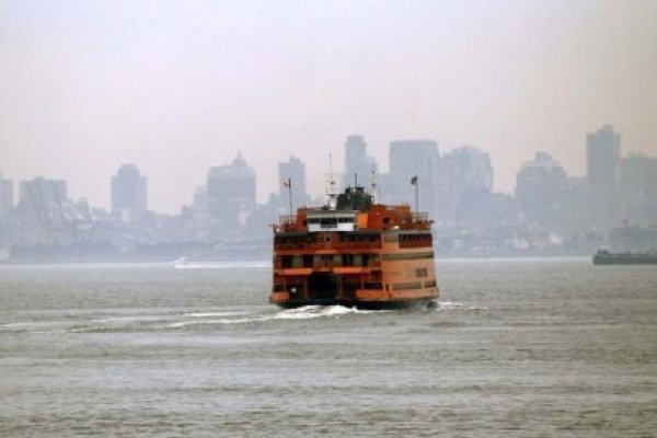 Accident de feribot în New York soldat cu zeci de răniţi